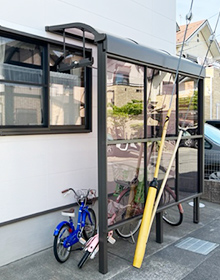 【T様邸】テラス屋根を設置し、自転車置き場を確保!